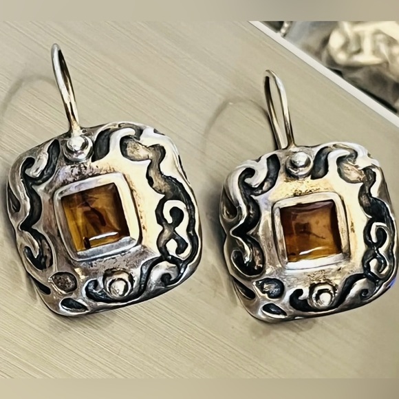 Silpada Vintage Sterling & Amber Scroll Engraved Locking Wire Earrings - Picture 13 of 14